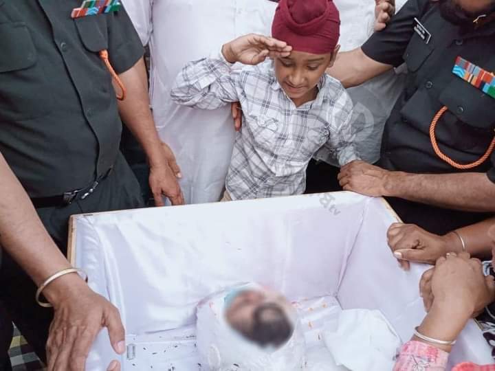 thesarpanch001's tweet photo. the highest number of war widows in India are from Punjab and every seventh war widow in India is from Punjab. Punjab is at the forefront in the number of corpses dressed in the tricolor, but still keypad warrior #taged us separatist #PoonchTerrorAttack
@adgpi @PMOIndia
@JIX5A https://t.co/AIAwTOcTUU