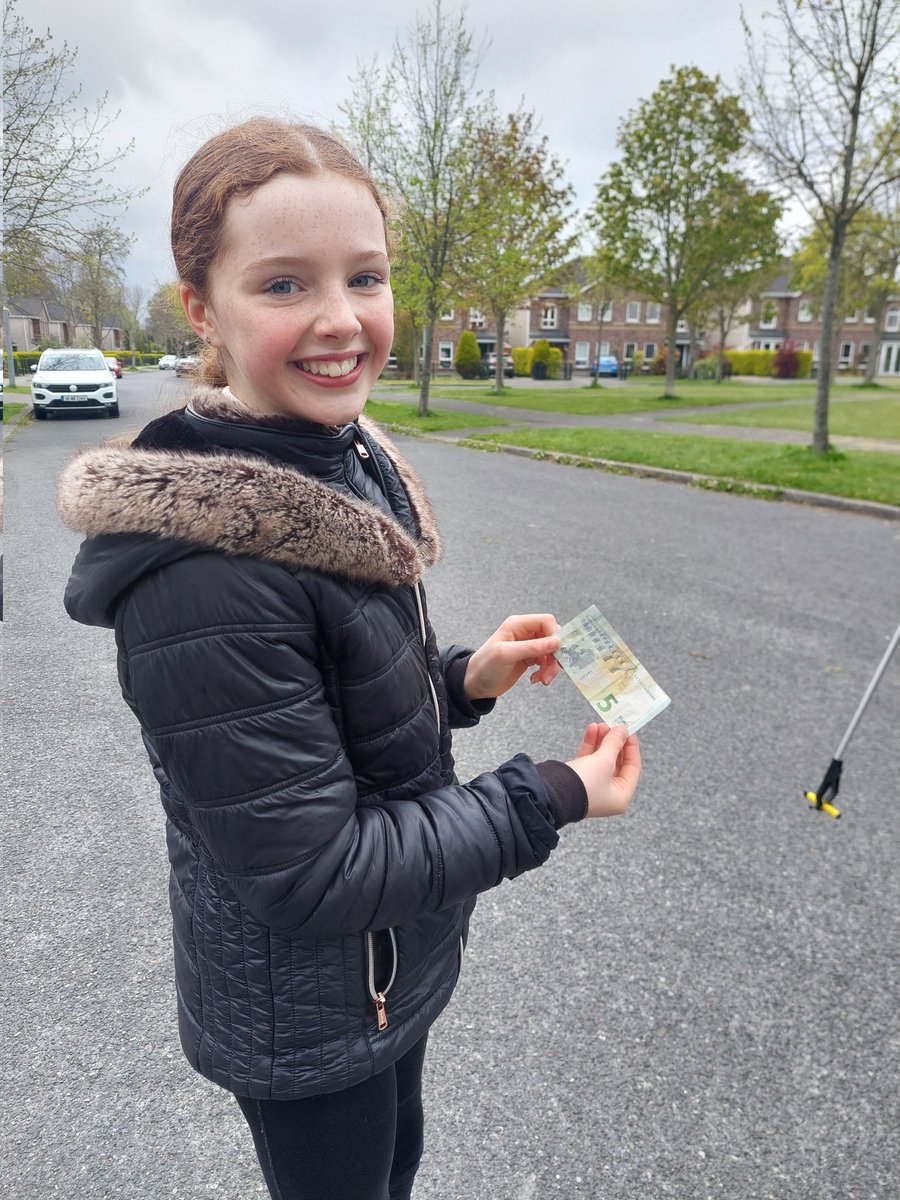 Happy #EarthDay everyone! A day to give back to nature. So great to see what a community can achieve when we come together. Proud of my daughter Lauren  - in giving you receive! @NationalSpringC @leavenotrace @tidytowns #DublinCommunityCleanup #KeepDublinBeautiful