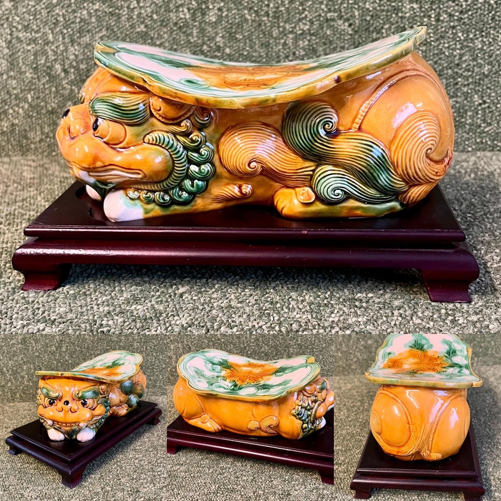 violetantiques's tweet photo. Chinese lion dog ceramic pillow on stand. Perfect for that afternoon nap. 
#vintage #chinese #ceramics #decorative #lions #dog #pillows https://t.co/pJ46OHD0H1 https://t.co/VDeGHEUefx