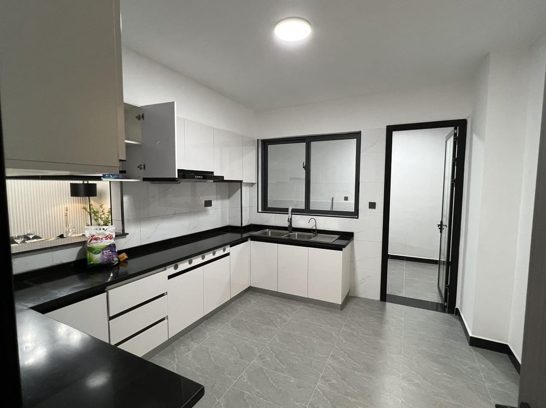 FrankBirachi's tweet photo. Largest 4 Bedroom all ensuite plus Dsq Apartment For Sale in Kileleshwa
Call/Text/Whatsapp 0729177333
4 Beedroom 265m² -Kshs. 24.5M
Backup generator serving both the interior and exterior parts, swimming pool,kids play area , functional fully equipped Gym and the borehole https://t.co/biA6cAhYsB