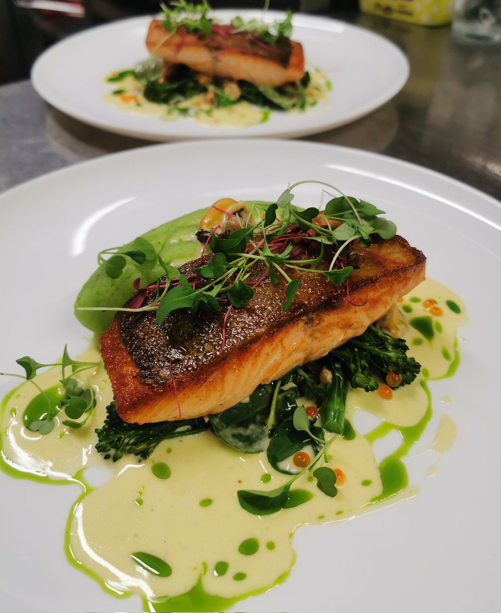 Pan seared seatrout, parsley mash, tenderstem broccoli, trout roe, shellfish beurre blanc.
#catchoftheday #seafoodlover #EastCoastSeafood #local