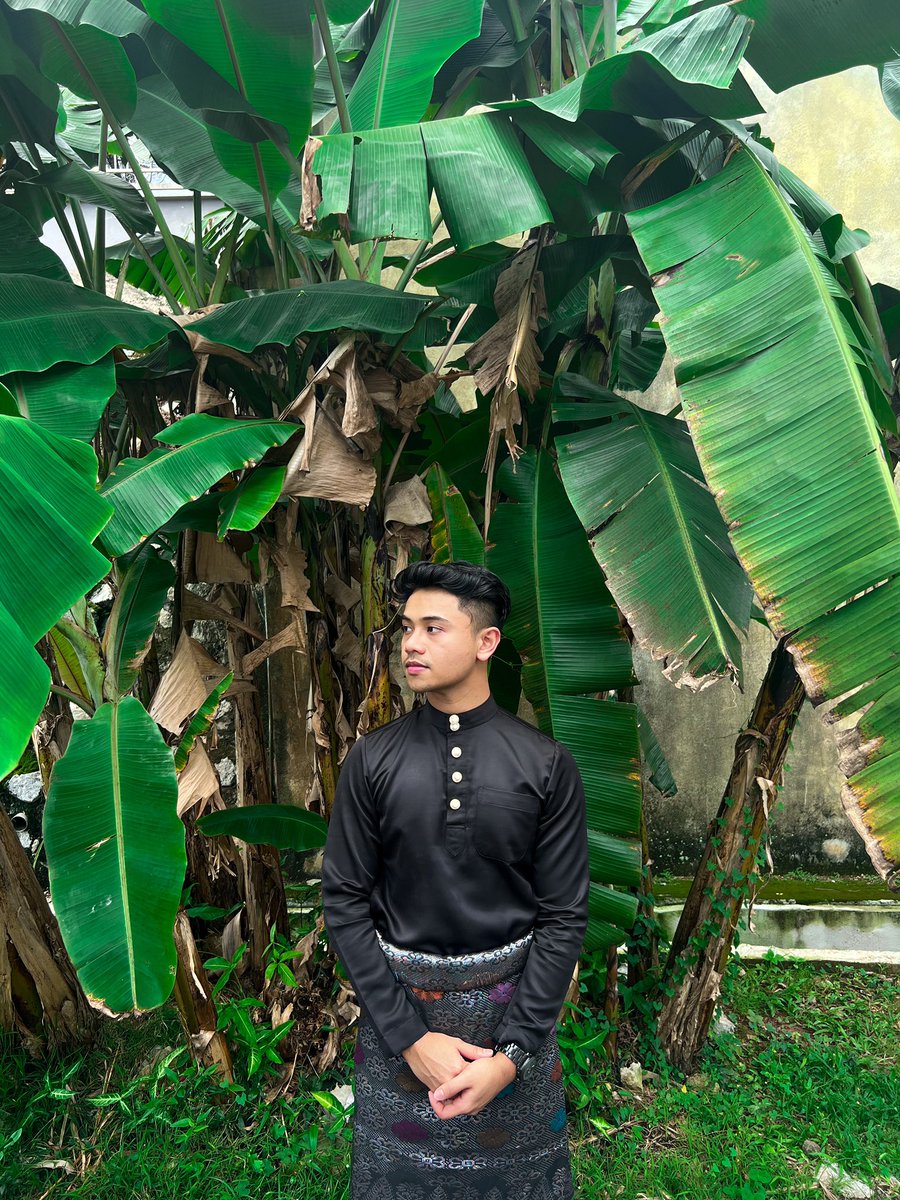 Irfansyahzz's tweet photo. Happy Eid Mubarak Everyone 🌙🙏🏻🕌  2023 https://t.co/6Y3WC36Ksp