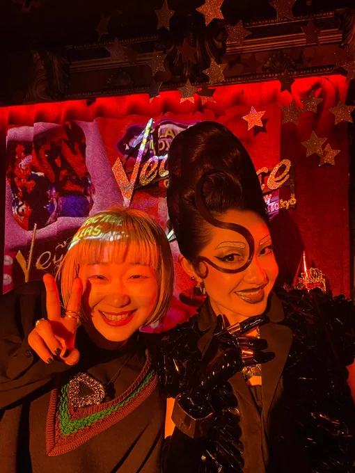 尊敬してやまない、大好きな先輩のお誕生日会でした。4年ぶりの開催で、久しぶりにどっぷりエンタメに浸ってきました。もう本当、大好きすぎる。友人とも久々に会えて幸せすぎる時間でした…(余韻)テーマは「Vegas in Space」だって、最高すぎる興奮して全然動画撮れなかった…  