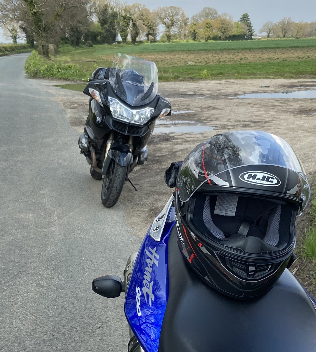 Well, that was a good rider training session, covering bends and junctions with reference to how the bars are used. A big difference in control between the beginning and end of the ride. 👏🏼👏🏼

If you think you need some brushing up of skills just get in touch for a chat. 😁