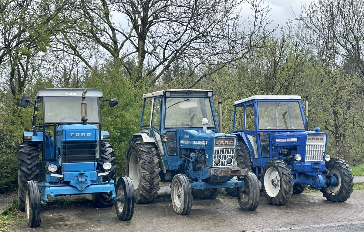 _IanAdams's tweet photo. Some #Ford classics at #Knowstone @FarmingDevon https://t.co/Dhfyqlre0c