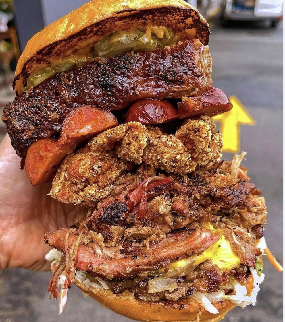 You have to eat all this in 10 minutes, what's your strategy ?

 #delicous #amazingfood #food #foodies #foodie #burger #americanfood