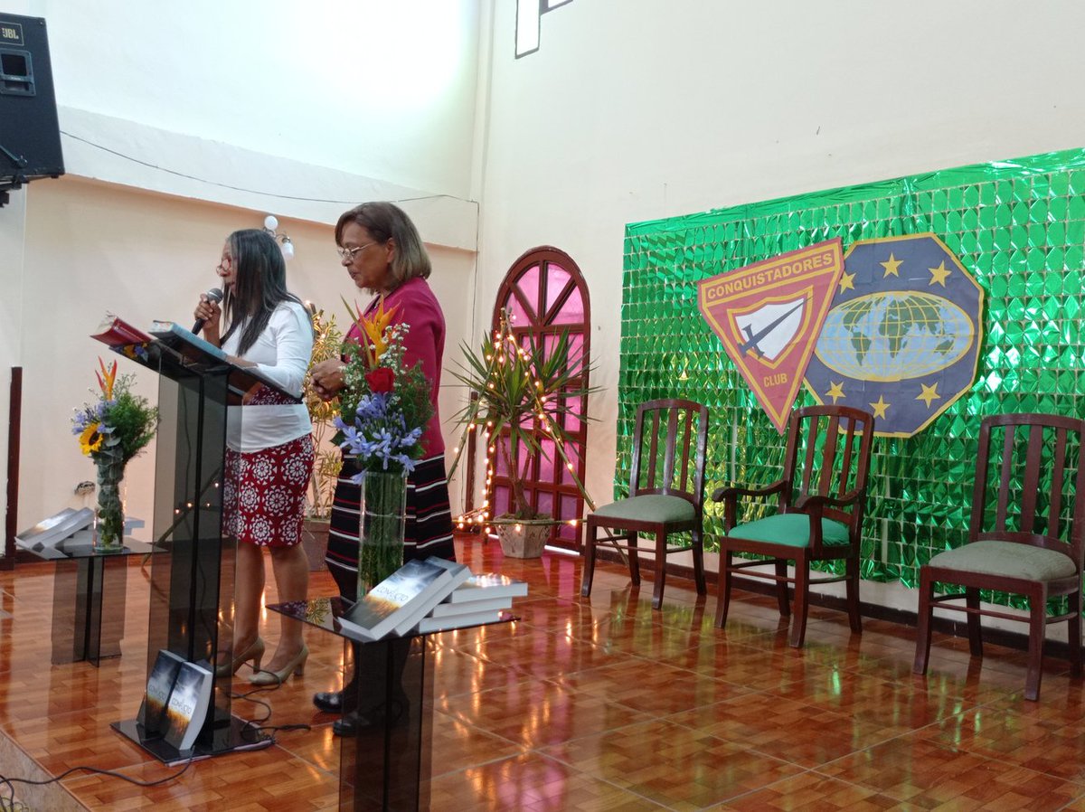Repaso de la lección, dirigido por las Hnas. Ada González (Directora de Música) y Nancy Osorio (Tesorera) 

Escudriñad las Escrituras; porque a vosotros os parece que en ellas tenéis la vida eterna; y ellas son las que dan testimonio de mí;
Juan 5:39