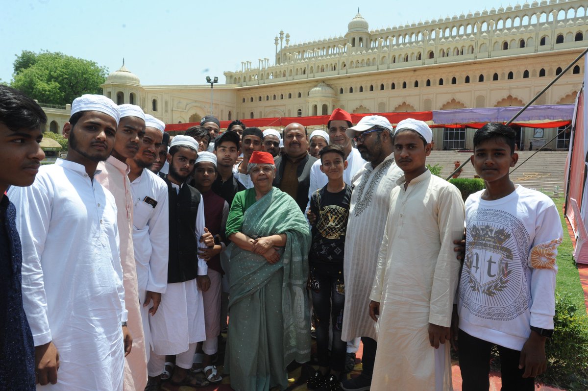 vmishra1949's tweet photo. Eid milan.....

#eidmubarak #eid #happyeid #politician #socialactivities #lucknow #samajwadiparty #leadershi #samajwadiparty #akhileshyadav #uttarpradesh #samajwadi #program #event #election #nagarnigamlucknow #nagarnigamelection #nagarniiaychunav #nagarnikayelection https://t.co/Jj774J3dEZ
