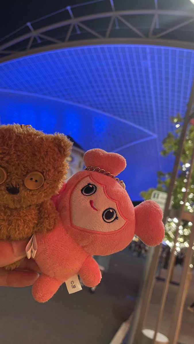 ___kazuAce___'s tweet image. 念願のThe Feels USJ ver.❤️
TWICEアンテナ一日中張ってたけどショーのタイミングにここにおれへんたから🥲
最後の最後に観れてマジでよかった😆😆😆
聴こえた瞬間荷物全部置いて走った🤣
聖地は行けんかったけどとりあえず撮るものは撮った😂
TWICE最高🫶ユニバ最高🫶
#TWICE #TheFeels