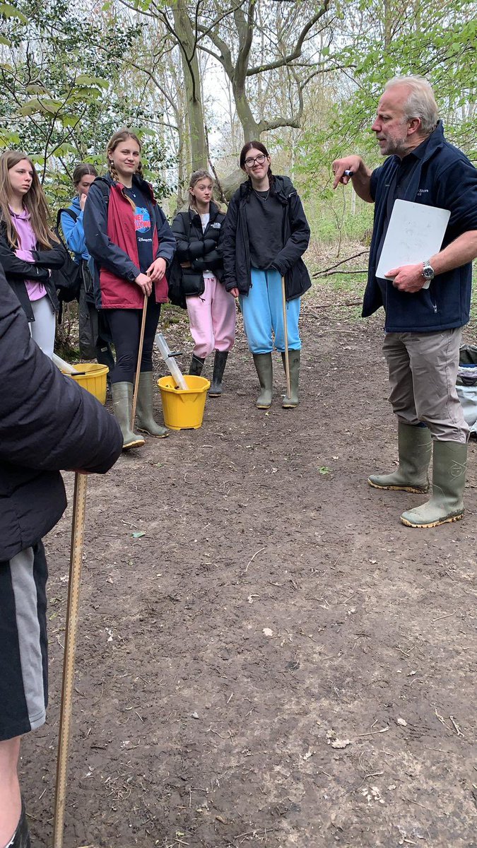 CGS_Geography's tweet photo. Day 2 morning round up @FSCFlatfordMill. A trip up to the river for Miss B’s group #cgsgeography https://t.co/jqiSBuPc5Q
