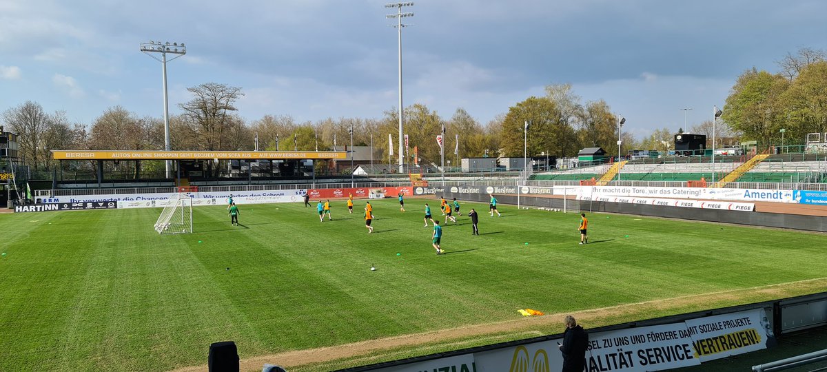 Alman Pro Lisans Antrenörler Derneği tarafından @Preussen06 kulübünde düzenlenen bölgesel eğitim seminerinden.. ➡️ Dünya Kupası İstatistiksel Analizi ve Duran Top Prensipleri ✅ Next step: @fcunion Berlin ➡️ Takım Yönetimi ve Başarı Faktörü / Modern Geriden Oyun Kurma