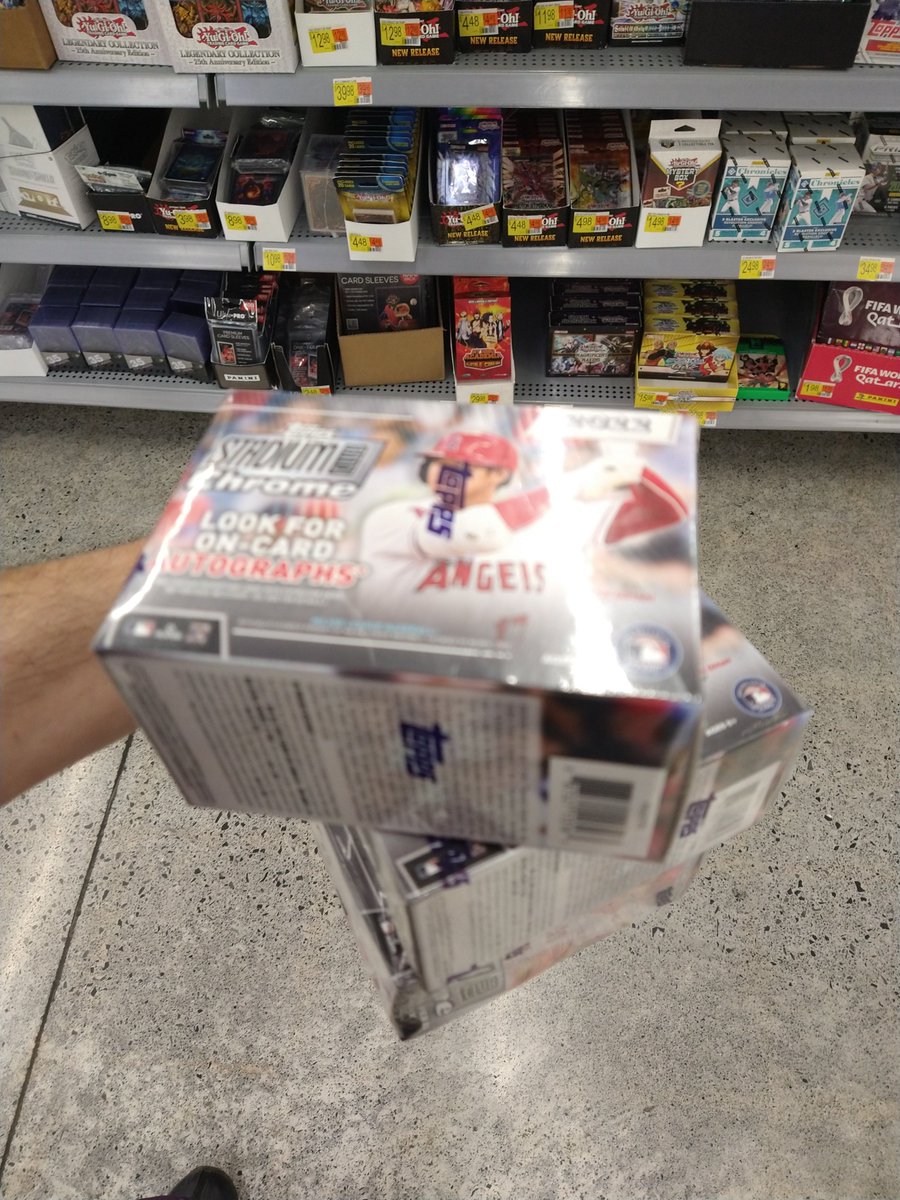 925_master's tweet photo. Just hit my restock! Only 3 SCC chrome but I'm happy 😅 @cardrestocks #WeekendRestock https://t.co/0EIM80CVAc