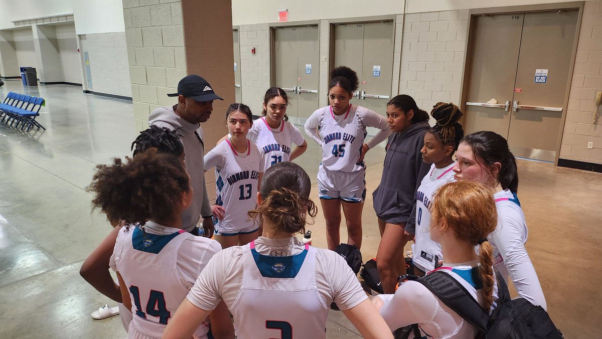 We're here! <a href="/USJN/">USJN</a> Windy City Classic! <a href="/MNDiamondElite1/">MN Diamond Elite</a> 
More growth and development to come!
#WeOverMe
#DiamondEliteFamily
#CommitToIt
#InvestInThem