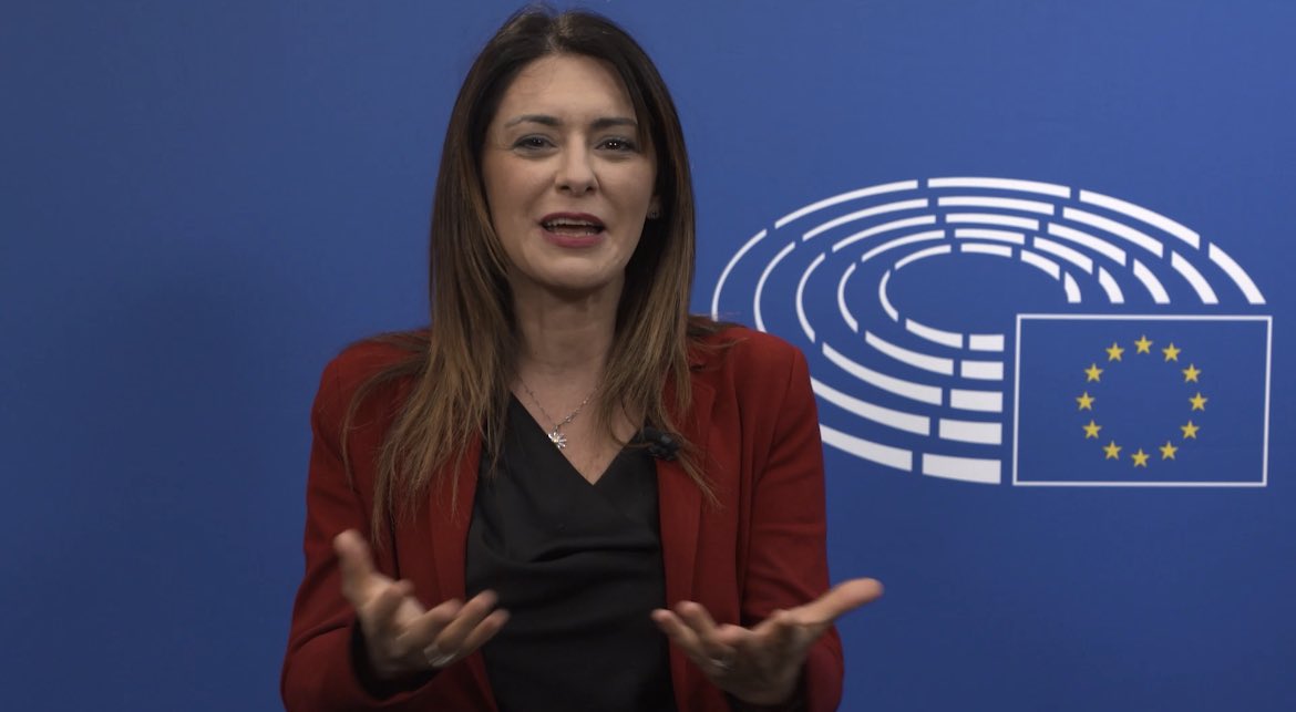 Europarl_IT's tweet photo. 🔛 Oggi in apertura dei lavori di Eco di #VOCI @GIConfindustria il messaggio della VP PE @pinapic. Al centro l’impatto economico, politico e valoriale del progetto europeo, e un focus sulla campagna istituzionale che promuove la partecipazione attiva alla democrazia #InsiemePer https://t.co/dCP5Uop5Ol