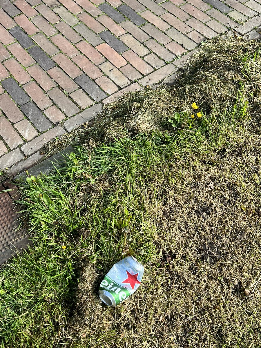 VeenstraSebas's tweet photo. #Statiegeld Heineken.
Lang leve statiegeld op blikjes.
Dat ruimt gelijk op!
Echter behalve die van @Heineken.
Dus zelf maar Ff opgeruimd!
@zwerfinator
@RecyclingNet
@Afvaladvocaat
#BoycotHeineken https://t.co/RZnzopdwr8