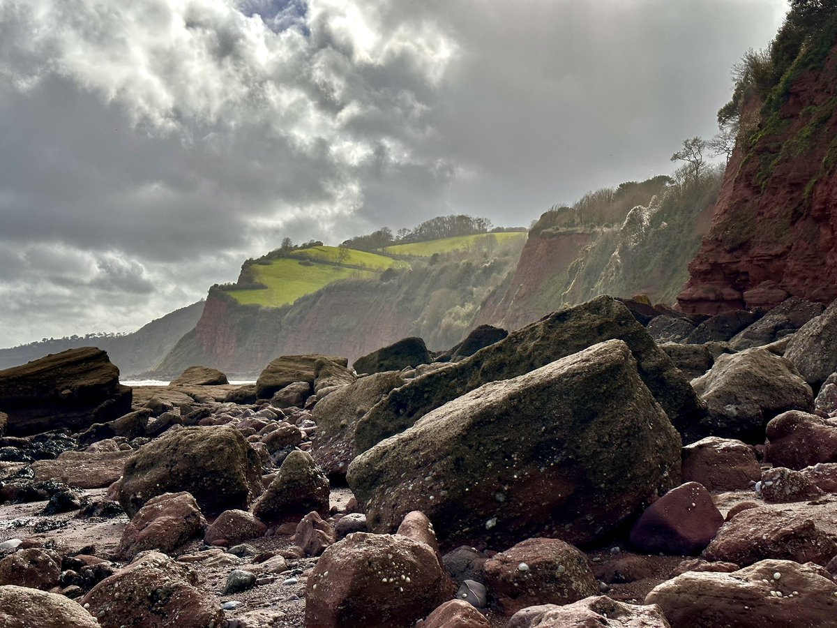 BlithSpirit's tweet photo. Those that  enjoy the brightness of sunshine, must quit the coolness of the shade @PiersSociety @Teignbridge @teignnews @VisitDevon @TeignmouthLove @TeignTourism @TeignmouthPier @TeignHeritage @ClubTeignmouth https://t.co/t6wmgPk8pd