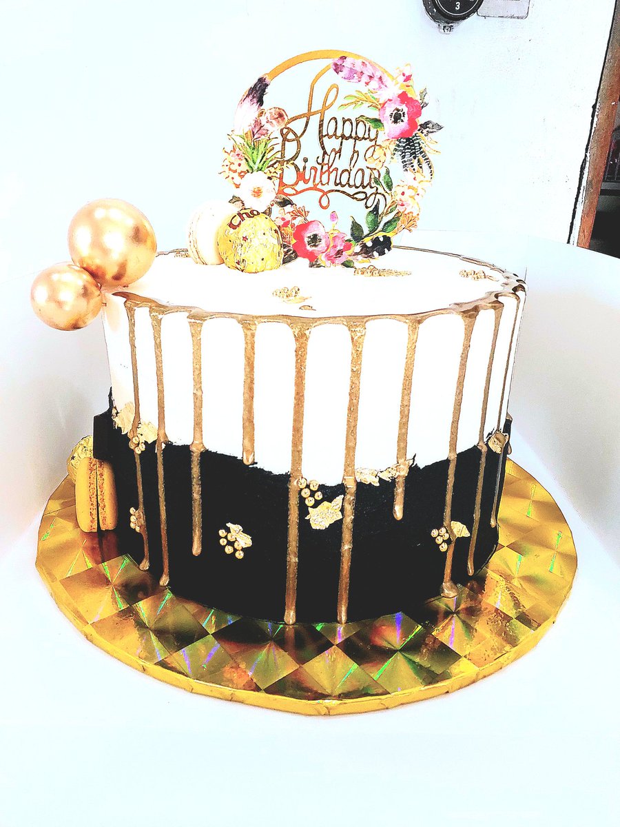 agushis_cakes's tweet photo. Something to wet your appetite this afternoon. Have a lovely weekend.
#agushiscakes #cakesinbadagry #badagrybakers #birthdaycake #cakes #cakesforgirls #badagrytour #badagry. https://t.co/Cs3xaw3JDX