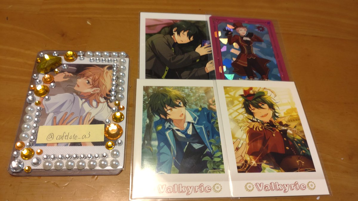 cafelate_a3's tweet photo. @mmts1228 はじめまして、こんばんは。検索より失礼致します。
当方画像の宗、みかを所持しております。郵送にてシャッフルAP薫との交換可能なものはございますでしょうか？
ご検討いただけますと幸いです。 https://t.co/5olgv1O5Al