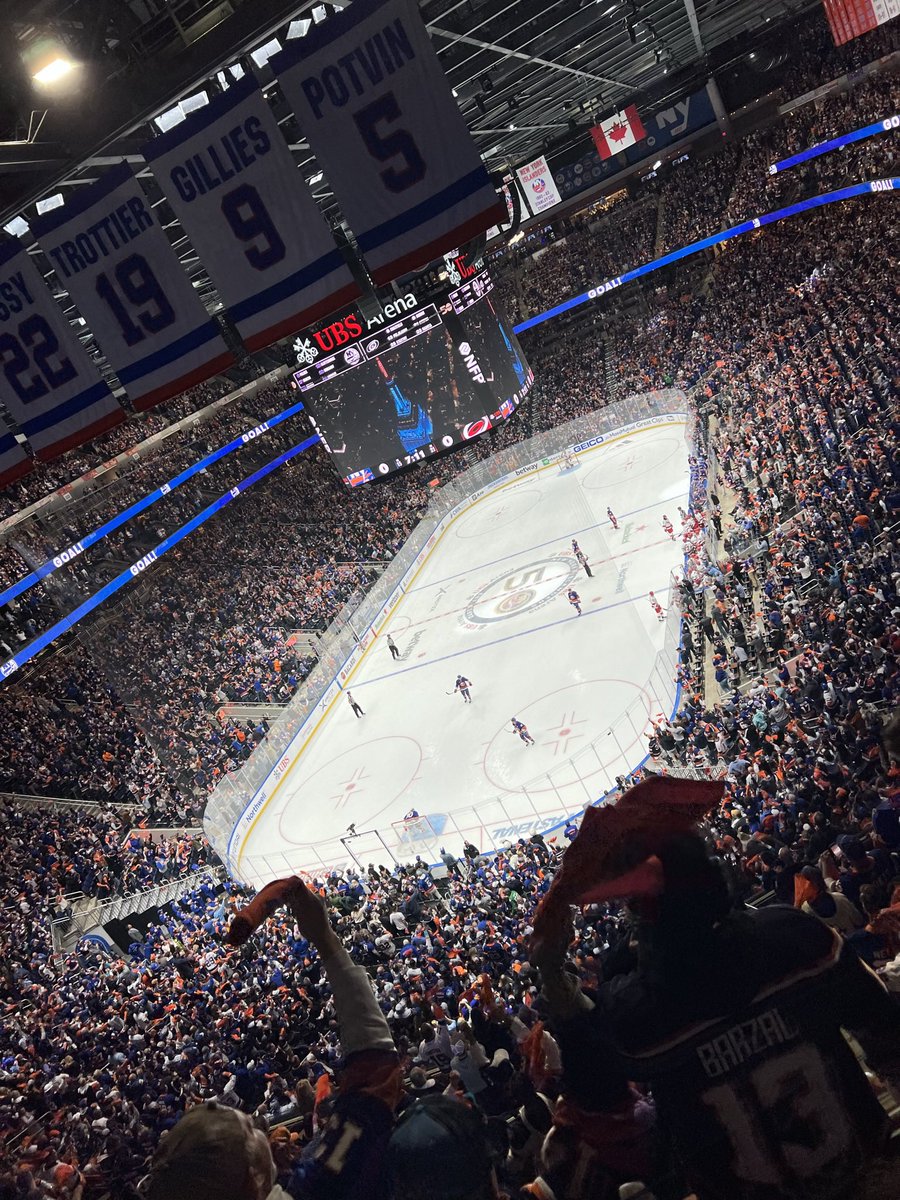 Jeneco312's tweet photo. Still running on that play off high 🧡💙 https://t.co/u8VovJP3Fj