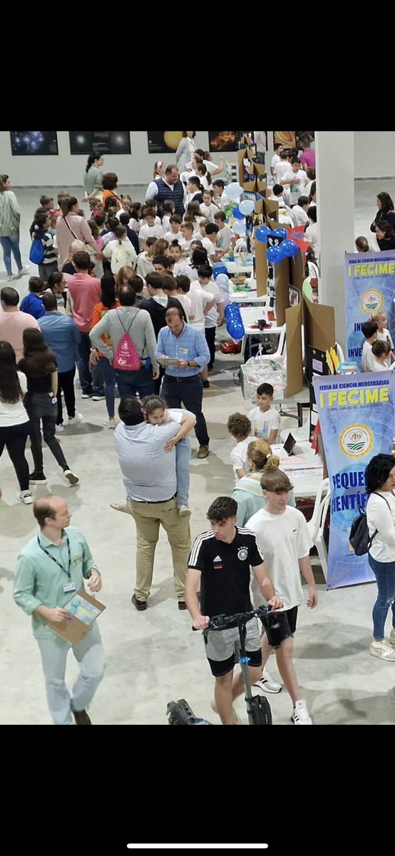 PepeApple's tweet photo. Fue un placer asistir ayer como evaluador a la primera Feria de la Ciencia de Lora del Río #FECIME Me lo pasé genial rodeado de tantos futuros científicos, que pusieron muchas ganas y esfuerzo en sus proyectos. Enhorabuena a todos y a la organización! https://t.co/Ze4O4rFz35