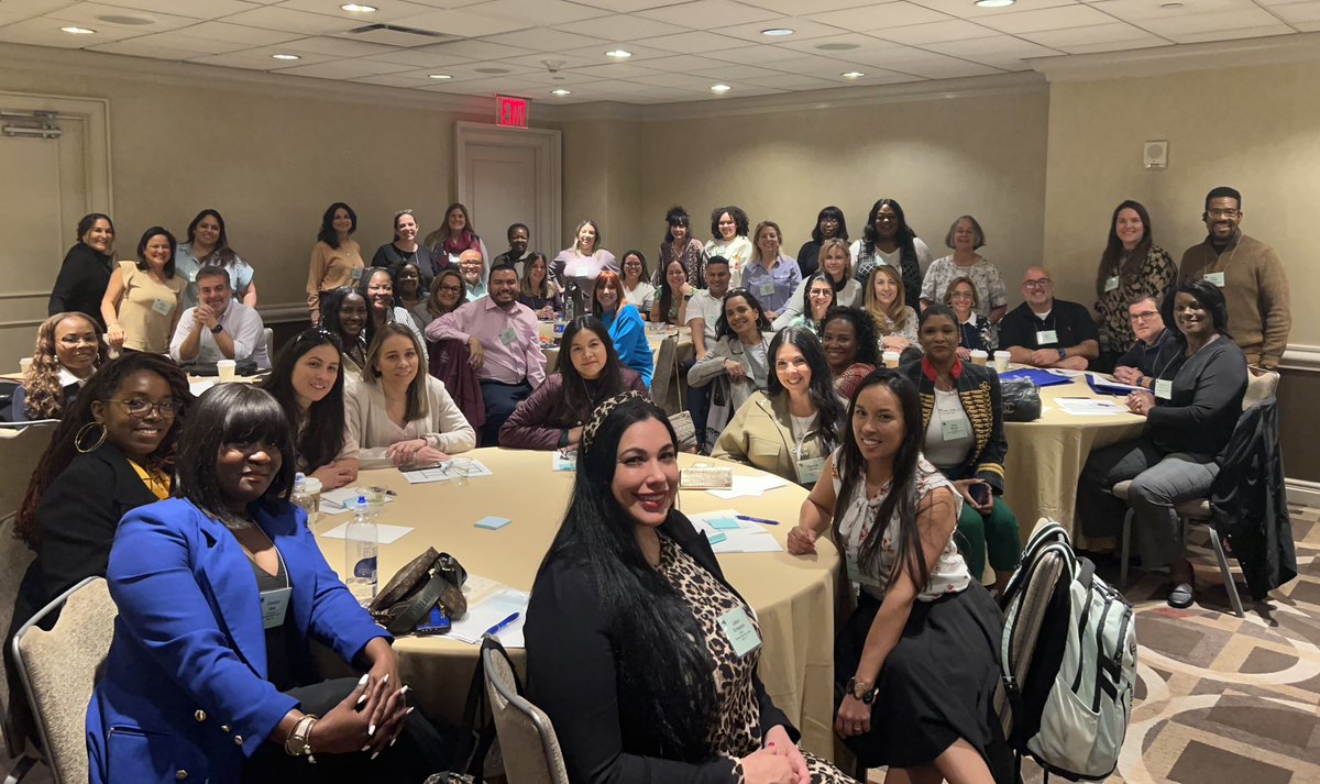 MiamiLEARNS's tweet photo. Excited to have our MDCPS educators soaking up the latest insights & research @learningandtheb conference #professionallearning #BuildingACommunityofLearners @mdcps_profdev @Dadegetsgrants @millygonzalez22 https://t.co/3jW0Uqnd7Q