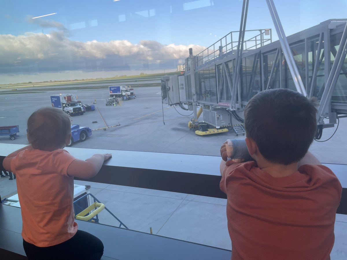 Cookcm2's tweet photo. Very impressed by #KC’s new airport. Great experience so far. Proud of the #cityoffountains. @MayorLucasKC https://t.co/q6tpkpqJJs