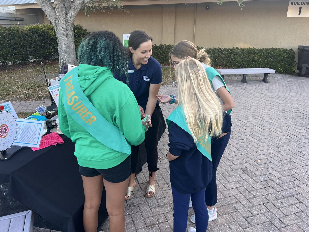 MissTMPinFL's tweet photo. @PoincianaCCPS PES families had the opportunity to create a bird feeder with recycled bottles and @evergfoundation visited to help educate and even stayed for presentations! #EarthDay #earthday2023 #everglades Thank you to everyone who came out and @PESCouncil and ambassadors! https://t.co/3e46onUmr9