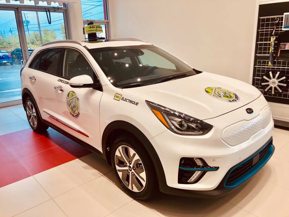 RaynaldDrolet's tweet photo. Pour aller VERT votre destination, il n'y a pas plus VERT que #Taxi 300 #Coaticook  Bonne journée de la terre :-) #WeDon'tHaveTime #JourneeMondialedelaterre https://t.co/j4WkbIi31K