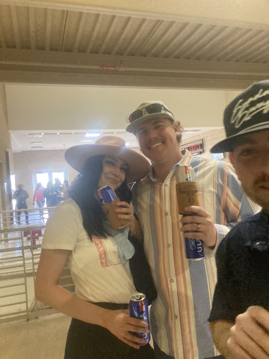 EmilyESanders2's tweet photo. Turnpike❤️ https://t.co/iNSCCKSyrC