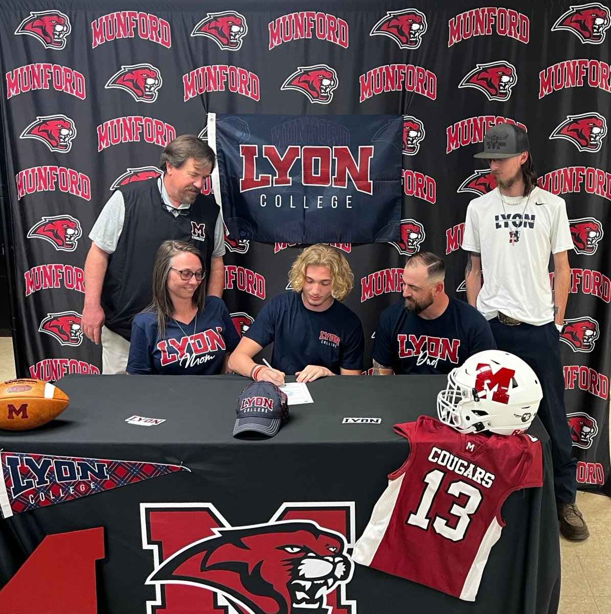 End of a chapter to begin the next.
Excited to continue this journey with Lyon College. Let's Go Scots!
<a href="/LyonHBC/">Chris Douglas 🏈</a> <a href="/IanLeib/">Coach Ian Leib</a> <a href="/_Lyon_Football/">Lyon Scots Football</a> <a href="/CSmithScout/">Chris Smith</a>