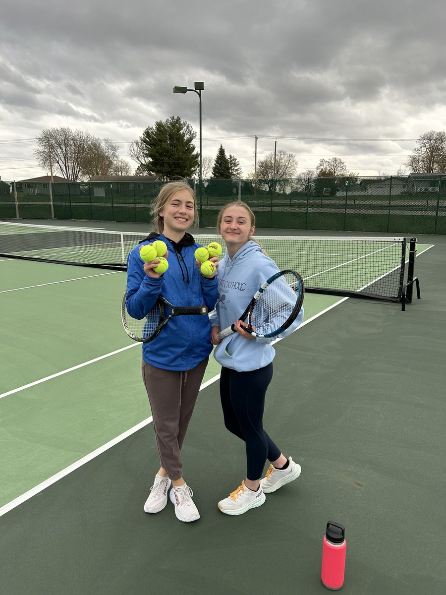 Another shoutout to our MVPs Laura Cushman and Anna Dehn for their 6-0 victory!! 
Lina Belland, Lindsey Osterberger, Jenna Kadolph and Mya Ellis were all deserving of MVP too 🙌🏼