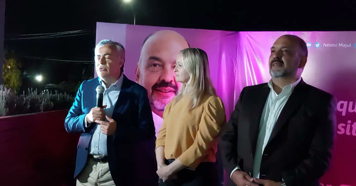 GabrielLopez_OK's tweet photo. Junto a @MajulNestor,  @alfredocornejo y @hebesil nos reunimos con más de 60 empresarios del Departamento de Maipú en @cumbrar.
Vamos a seguir trabajando por el crecimiento y desarrollo articulando un trabajo entre lo público - privado en beneficio del impulso que Maipú necesita. https://t.co/wvmbsV3JCH