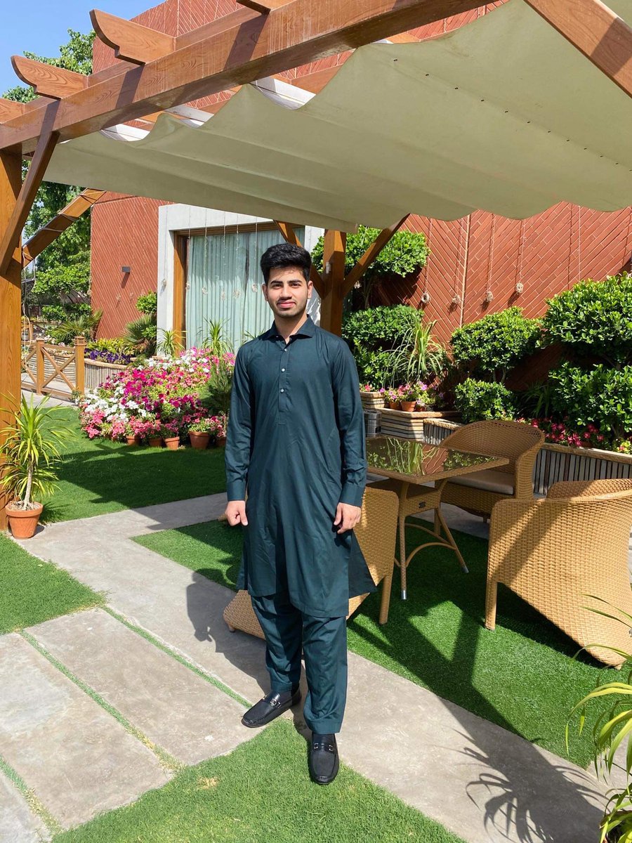 umaralixd's tweet photo. eid fit check https://t.co/7PiVm1ifDd
