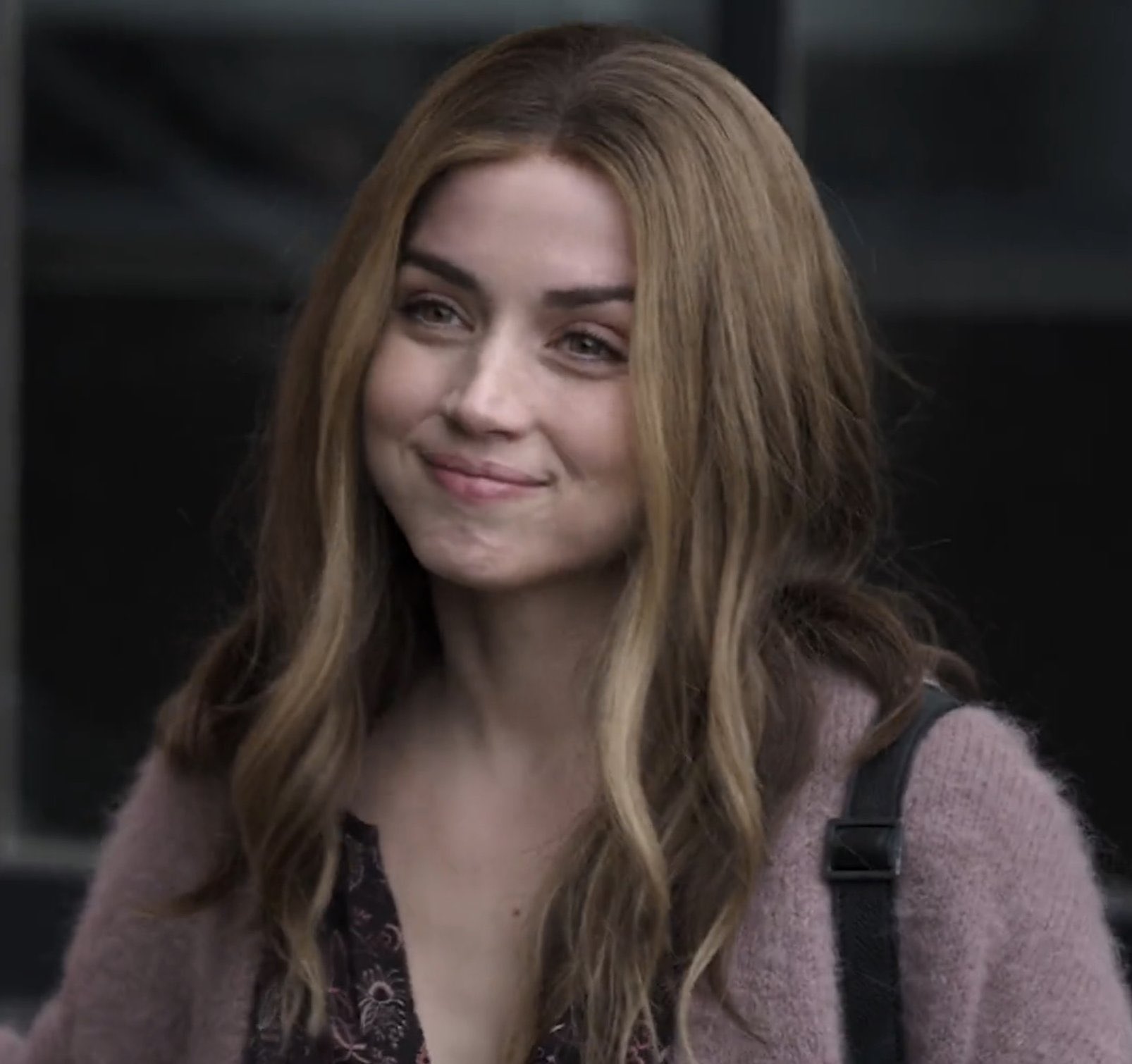 lauren on X: the wig that ana de armas wore in ghosted is giving rosalie  in twilight  / X