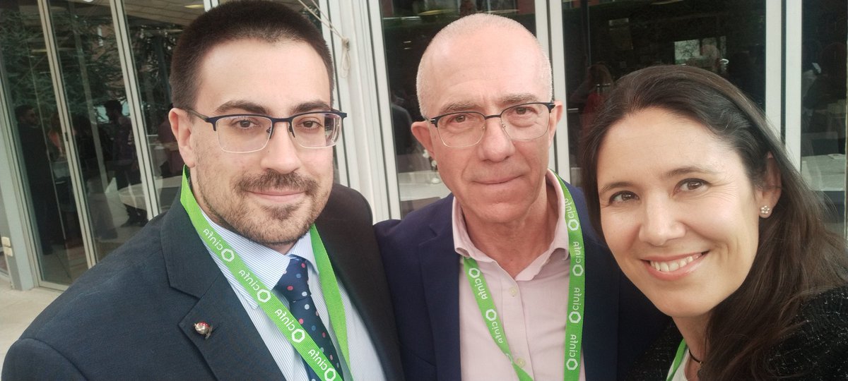 MariaMafero's tweet photo. Lo mejor del #Simpodader23? Las personas que lo integran. Me ha encantado compartir perspectivas con compañeros como vosotros 💚💚💚 https://t.co/PVuf7BITR5