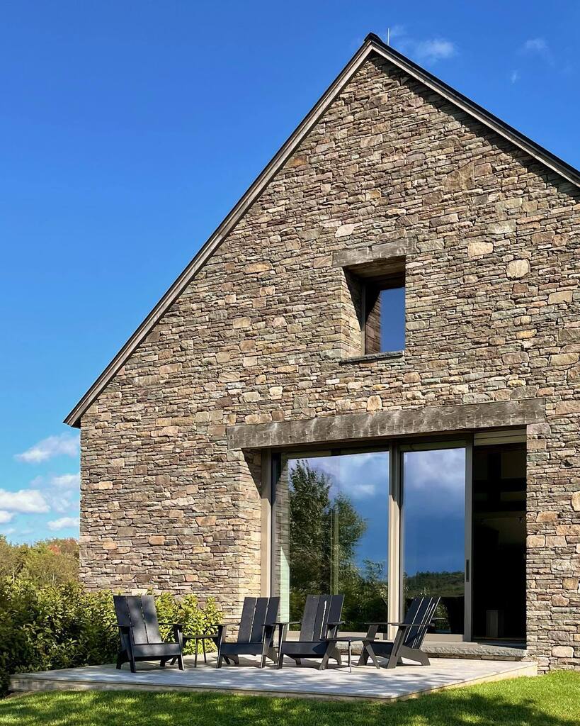 Mowery_Marsh's tweet photo. Something about those crisp, clear days of spring ✨
Has us looking forward to our site visit upstate this week…another stone beauty in the works, but on the west side of the Hudson this time. 
The key to highlighting impressive stonework are the deep recesses created by #pas… https://t.co/QgcZjkgaPE