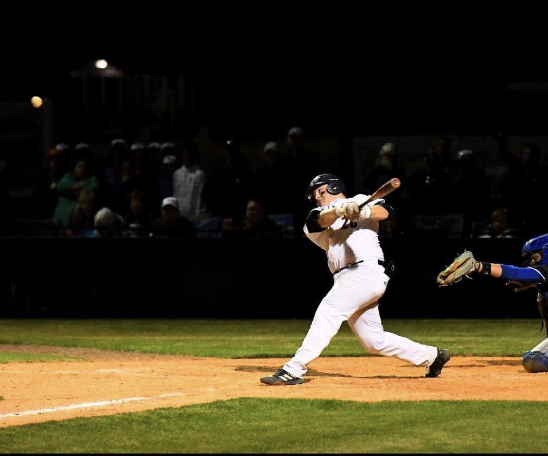 fssdFMSPrin's tweet photo. Live the moment, because they will be memories before you know it. What a great team to be a part of as a senior. Amazing kids from great families! @HEF_18 @SummitBSB https://t.co/eMn5UNzLTw