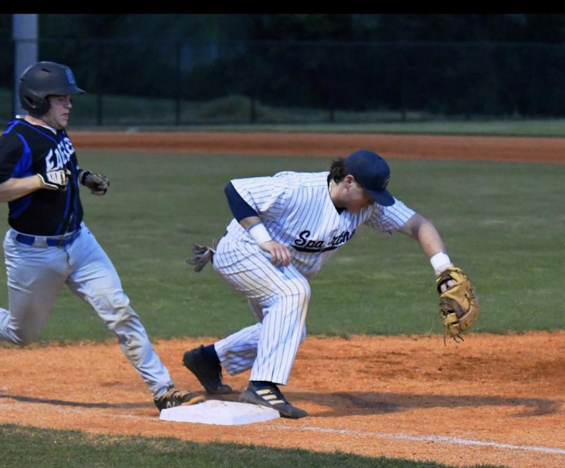 fssdFMSPrin's tweet photo. Live the moment, because they will be memories before you know it. What a great team to be a part of as a senior. Amazing kids from great families! @HEF_18 @SummitBSB https://t.co/eMn5UNzLTw