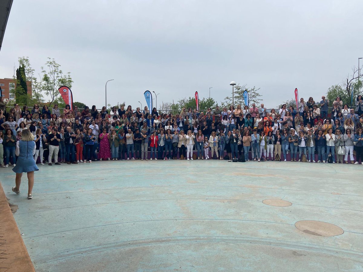 El momento final del Congreso que nos habéis regalado ha sido ESPECTACULAR ❤

#CFOL2023 #VadeFOL