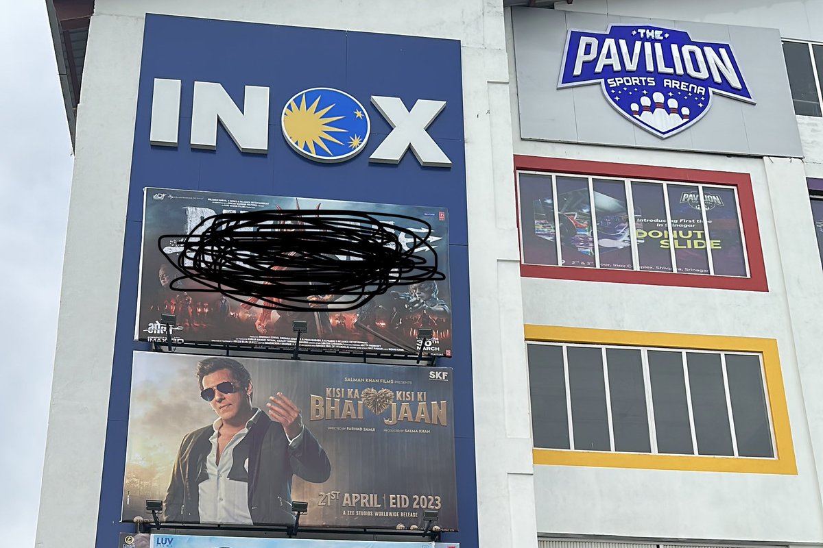 CAtabraiz's tweet photo. #kisikabhaijaankisikijaan Salman Khan is a superstar who has the ability to draw massive crowds to theaters &amp; keeping the audience engaged and entertained #SalmanKhan #baapmovie #india #willseeagainformetroactionseen#khanlegacy @BeingSalmanKhan https://t.co/0nlNqiRLwW