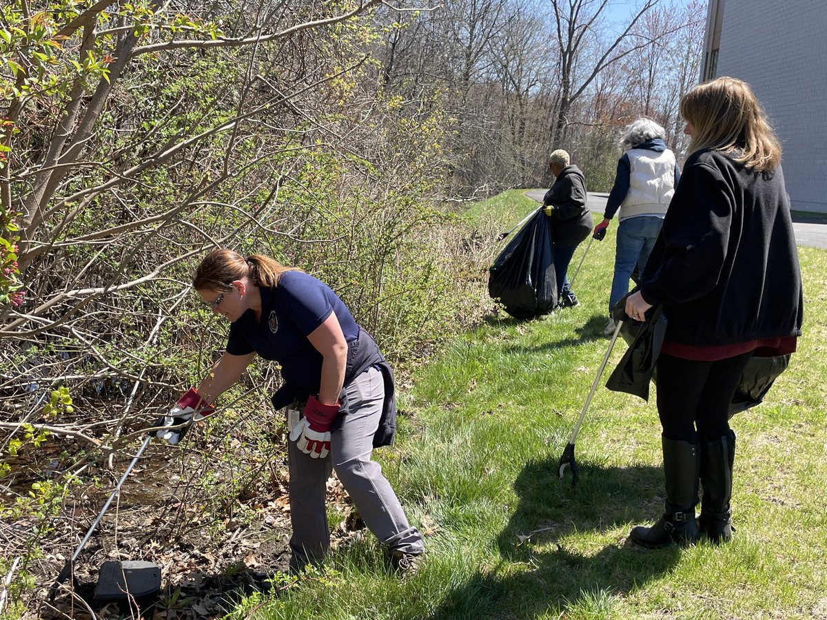 MassEMA's tweet photo. MEMA staff celebrated #MAEarthWeek by volunteering to clean up an area around the athletic fields at Fuller Middle School in @Framingham_MA – a short walk from MEMA HQ. Clearing trash will help protect the environment &amp; keep this new facility looking great!🌎@EOPSS @MassGovernor https://t.co/OSEGLMPB17