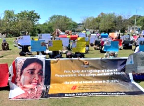 BalochWF's tweet photo. On the occasion of Eid, protests have been held all over Balochistan against the enforced disappearances, extra judicial killings and systematic violence and case of Mahal Baloch.The joys of Eid are celebrated in a collective way, 
1/2 https://t.co/CcsIGH2WkB