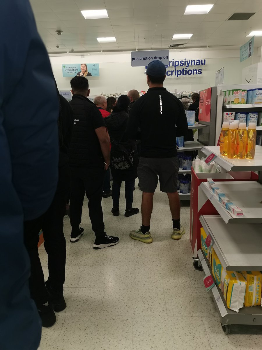 JennifeDonovan's tweet photo. Picking up a prescription in @BootsUK Morfa Swansea. It's the second time I've had to que in this today for 30 minutes, 1st to hand it in only to be told to come back in 2 hours later to collect it and got to que all over again &amp; probably for another 30 minutes or so. https://t.co/3YJX799Kxc