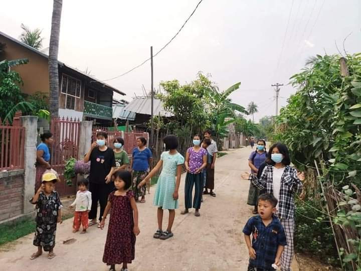 miN13700's tweet photo. 674-day anti-dictatorship demonstration was continued by the protesters of Never Cold-blooded Shwe Nwe Blood Strike in Yinmarbin township on April 22.

#LegalizationOfNUG
#2023Apr22Coup
#WhatsHappeningInMyanmar https://t.co/ekjgaXY9Hg