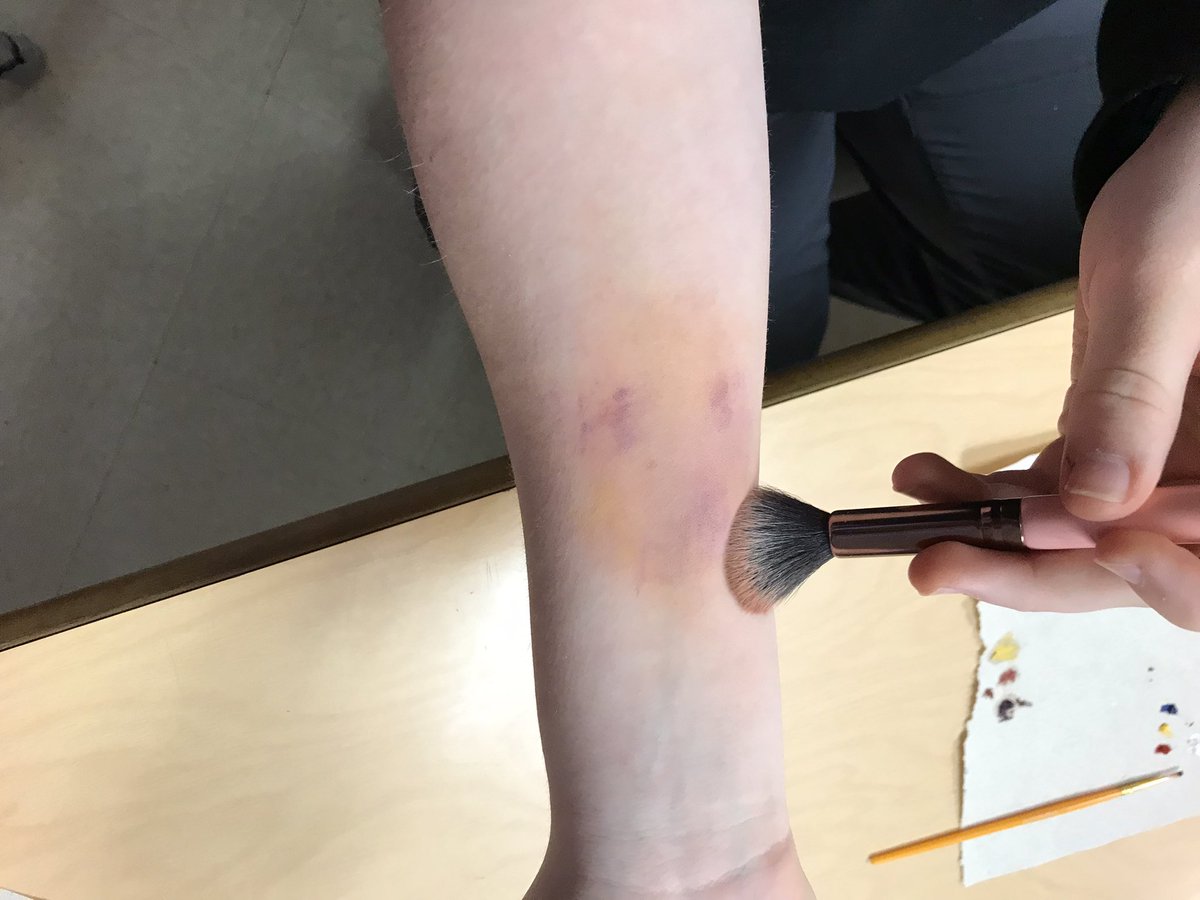 ArtsCpi's tweet photo. Fun Friday: Color Theory. Kyra Haines taught us how to make special effect bruises and then what complimentary colors to neutralize. Practical application of good subtractive color theory. https://t.co/dj5uMhDPGk