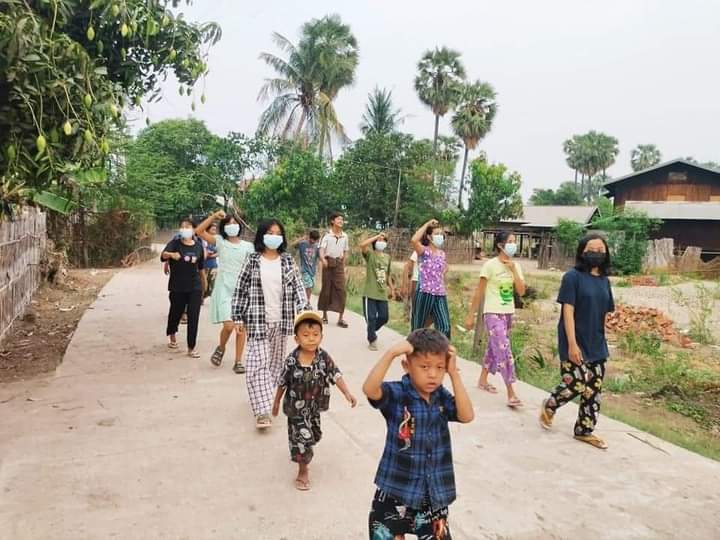 miN13700's tweet photo. 674-day anti-dictatorship demonstration was continued by the protesters of Never Cold-blooded Shwe Nwe Blood Strike in Yinmarbin township on April 22.

#LegalizationOfNUG
#2023Apr22Coup
#WhatsHappeningInMyanmar https://t.co/ekjgaXY9Hg