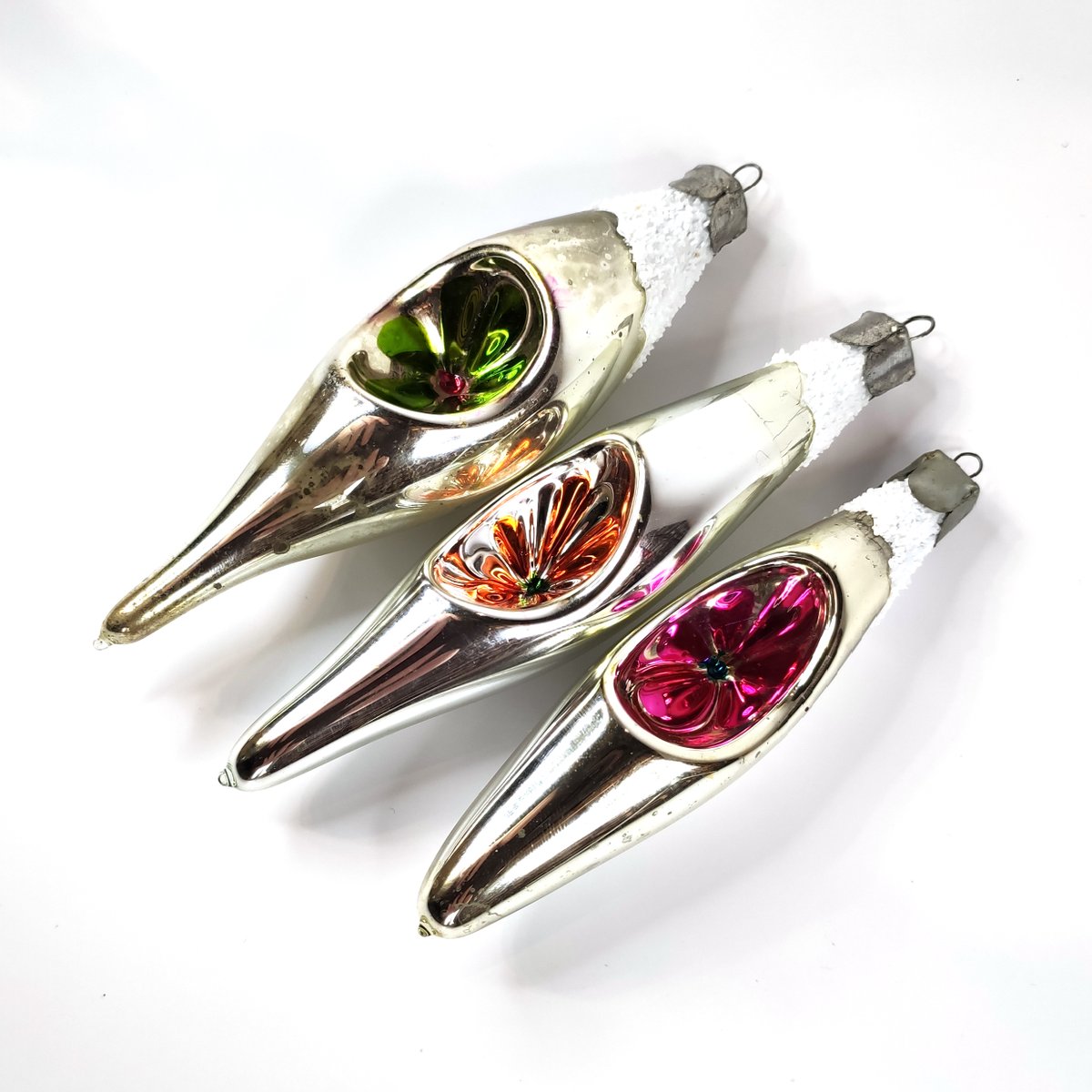 ag_ebay's tweet photo. Christmas Glass Ornaments 3pcs "Icicles Droplets Green Pink Orange"

https://t.co/ehDrLTpFLQ

#xmasicicles #glassicicles #iciclesornaments #xmasdroplets #glassdroplets #dropletsornaments #xmasgreen #glassgreen #greenornaments #xmaspink #glasspink #pinkornaments #xmasorange https://t.co/0faylVYk7M