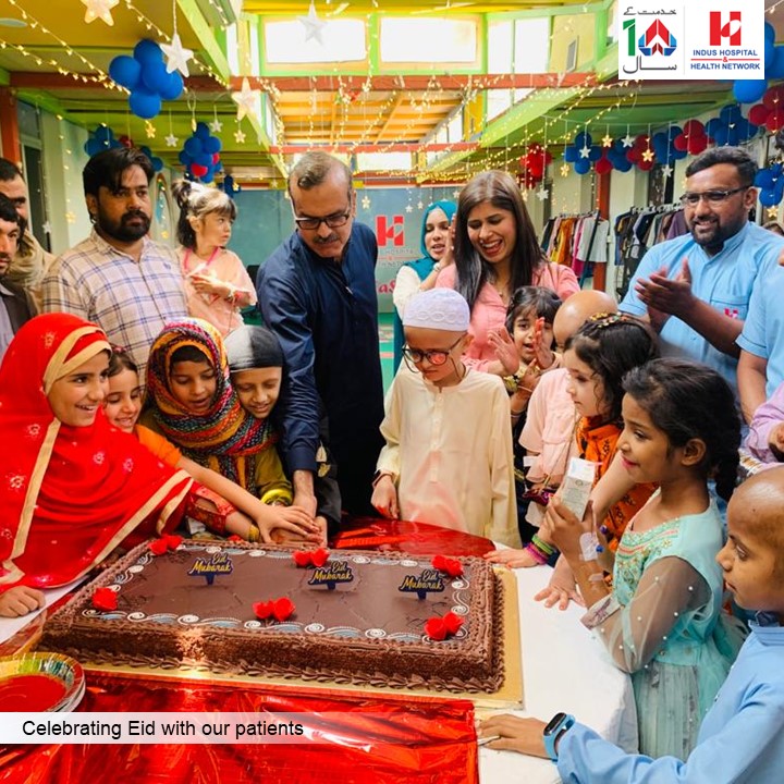 IHHN_PK's tweet photo. Our volunteers and well-wishers join our staff to celebrate Eid with our patients making it special and most memorable Eid for them and their families.
Donate online at: https://t.co/2K1Jw8lbqv
#UmeedHainAap #IndusAikUmeed #IHHN #IndusHospitalHealthNetwork #ZakatforIHHN https://t.co/KfnK94W6US