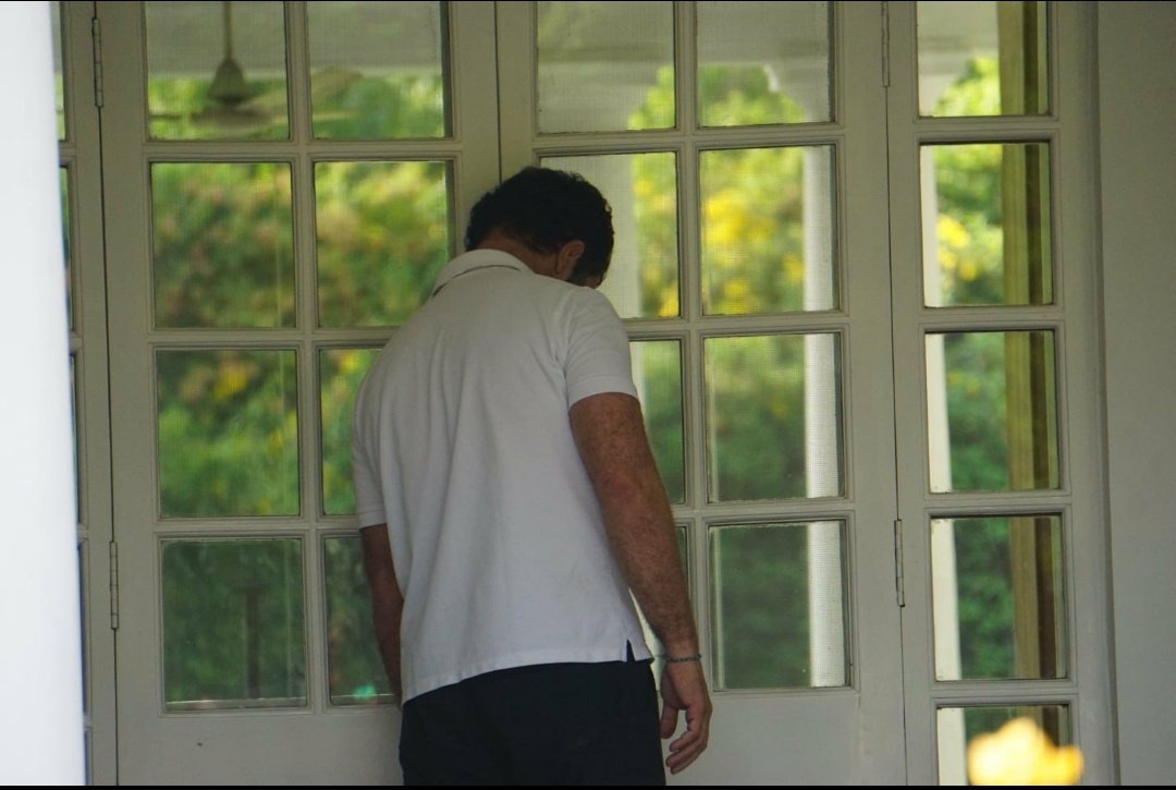SyedHazeena's tweet image. सत्य की राह पर चलने की कीमत चुकाई है। 

These pictures are highly disturbing @RahulGandhi ji 

Every #Congressi has a  memory with #12Tughlaklane

My #memorieswith12Tughlaklane way back 15 years ago my first meeting with boss..

@KaunSandeep @salman7khurshid
#MeraGharAapkaGhar
