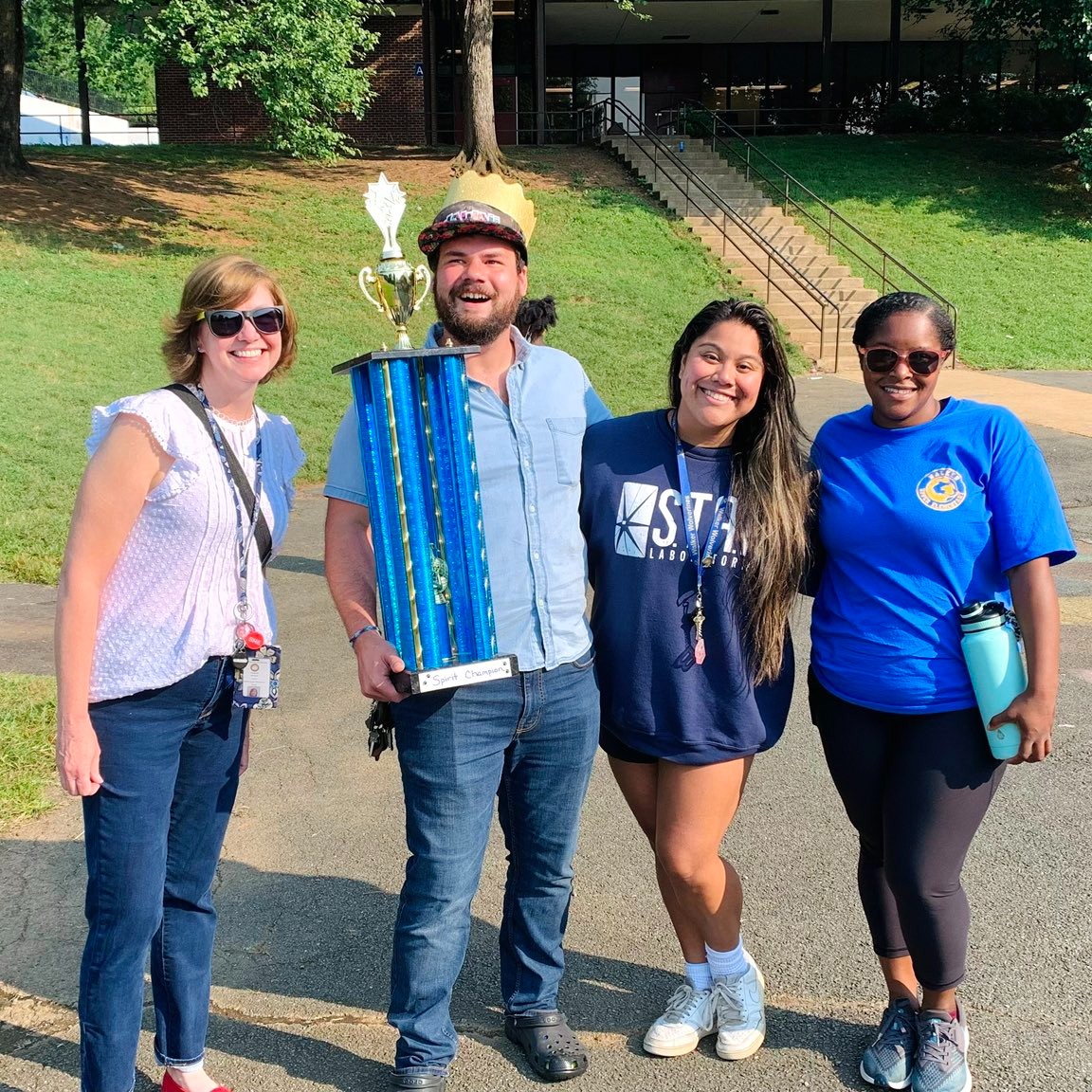 FundforTeachers's tweet photo. Just bc #FFTFellows have learned in 170 countries on 7 continents, that doesn’t mean tchrs must use our grants to learn in far off locales. This Charlottesville, VA team will attend the @GetYourTeachOn conference in Dallas to improve equitable instructional practices this summer. https://t.co/7oavqJlFnm
